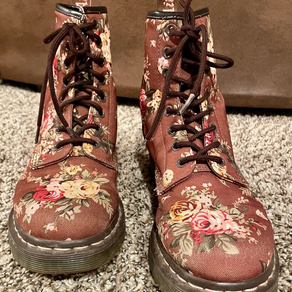 Dr. Martens The 1460 Original Rose Floral Canvas